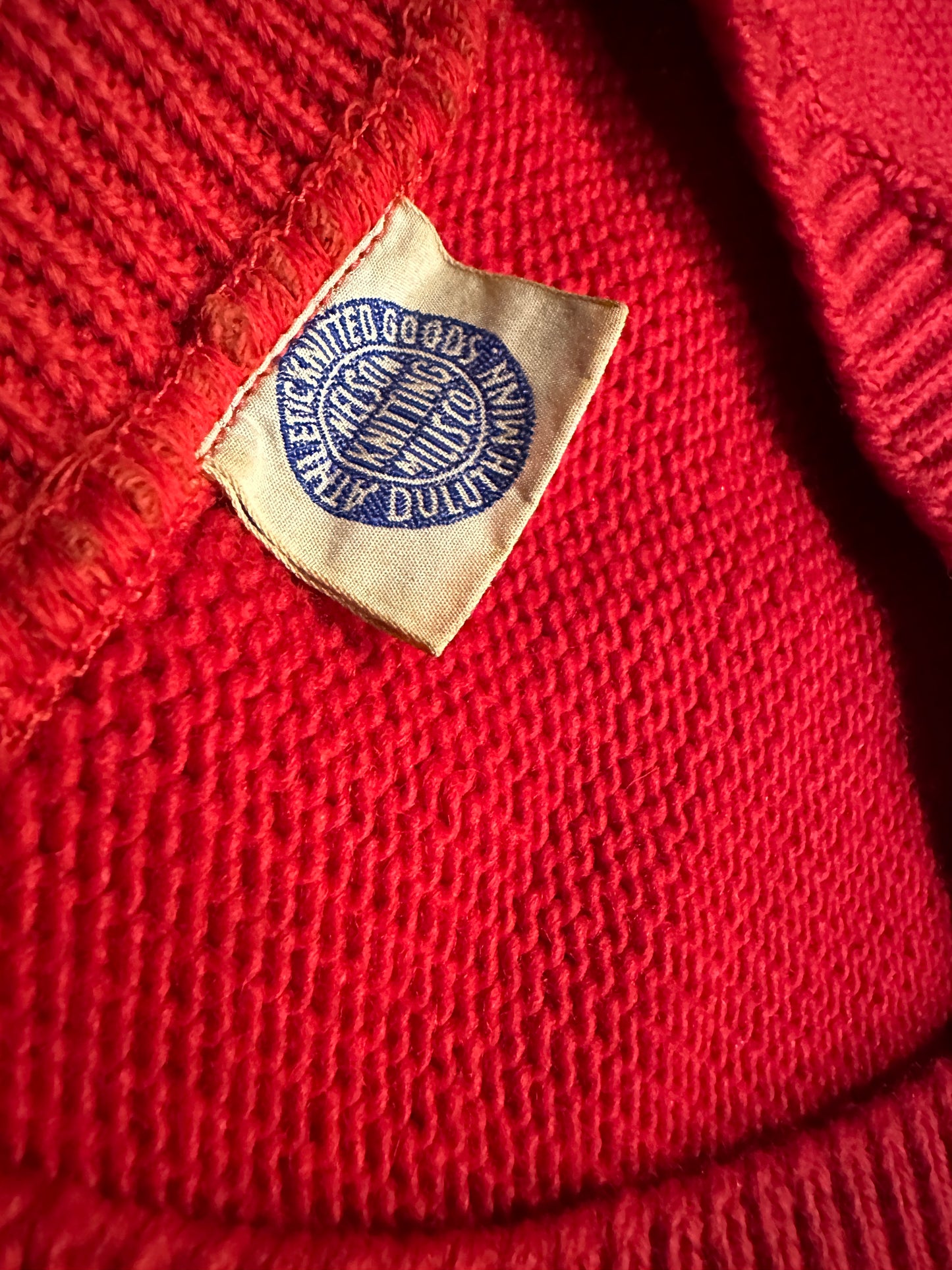 Inner tag of letter sweater.